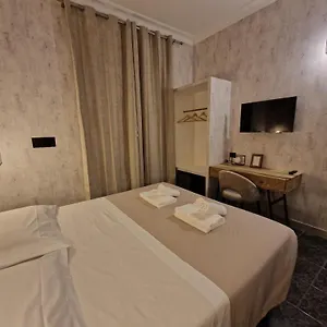 Agora 3*, Rzym Włochy
