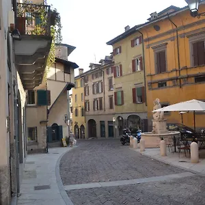 Casa Fontana Del Delfino , Bergamo Włochy